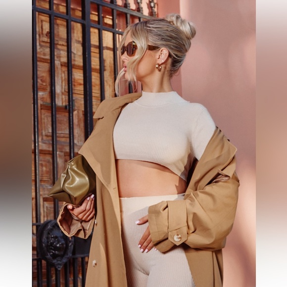 PrettyLittleThing Tops - PLT Oatmeal ribbed crop top